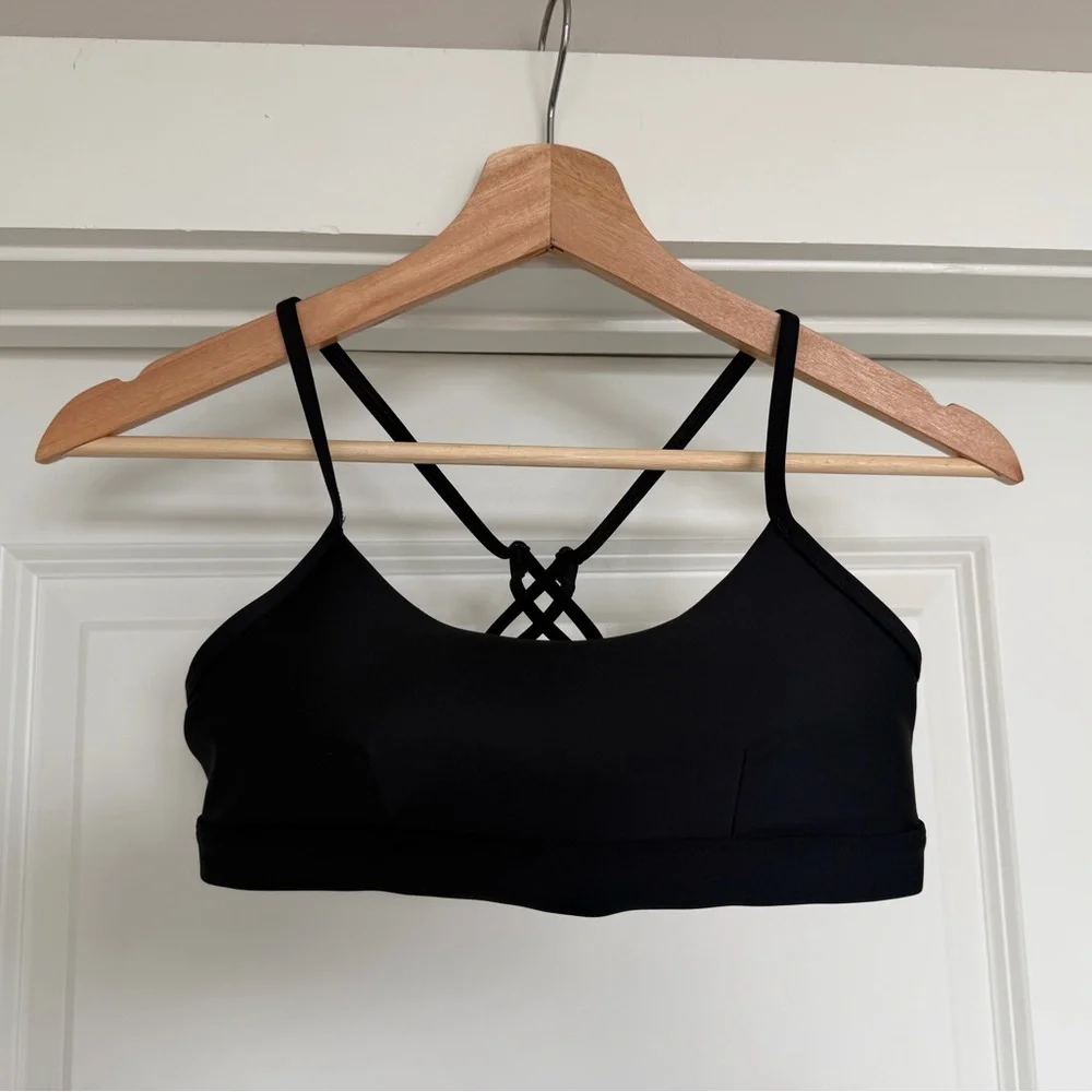 Alo Yoga Airlift Intrigue Bra Black Medium Support Scoop Neck Strappy Back Small
